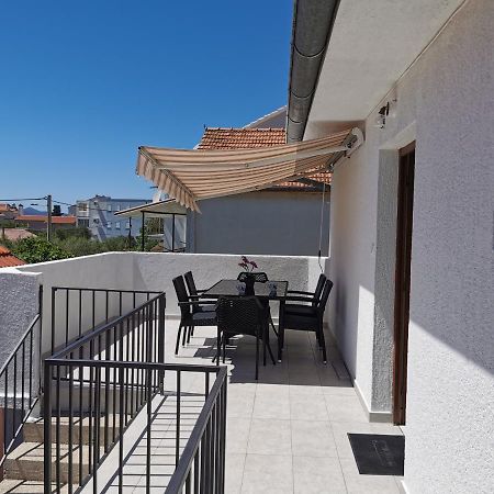 Leona Sukošan Exterior foto